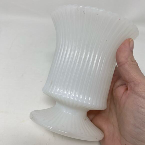 Milk glass vase oval pedestal EO Brody vintage Made in USA 5” - Picture 3 of 8